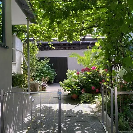 Pantone Ultra Apartmán *