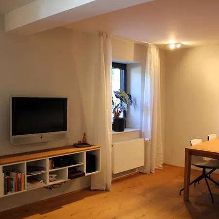 Pantone Ultra * Dossenheim