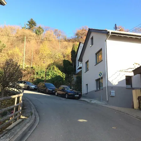 Pantone Ultra Lejlighed *